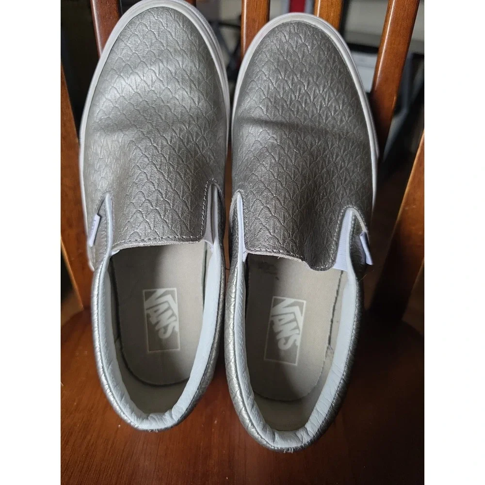 Vans Classic Slip On Embossed Suede Frost Gray Men's Size 8.5 Women's Size 10
